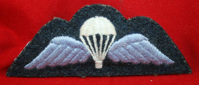 British Parachute Cloth Wing:Light Blue wings on blue with White Chute RAF ISSUE