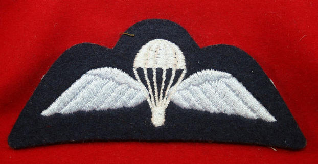 British Parachute Cloth Wing: Light Blue on blue with White Chute. RAF ISSUE