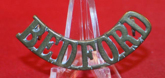 British Army: Bedfordshire Regiment Shoulder Title Badge BEDFORD